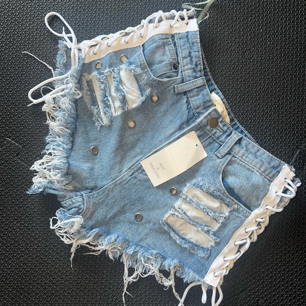 NWT lace up Denim shorts size S